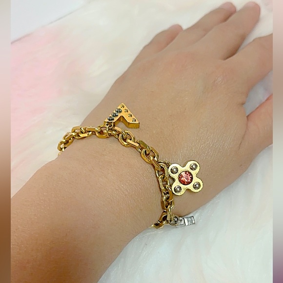 Louis Vuitton Brassiere Love Letters Gold Tone Bracelet - Picture 5 of 9